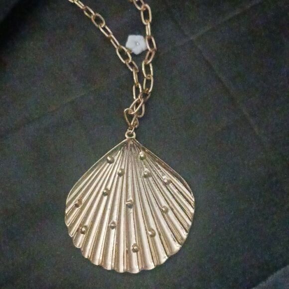 Betsey Johnson White Gray Seashell Pendant Necklace Floral Print - Picture 4 of 4